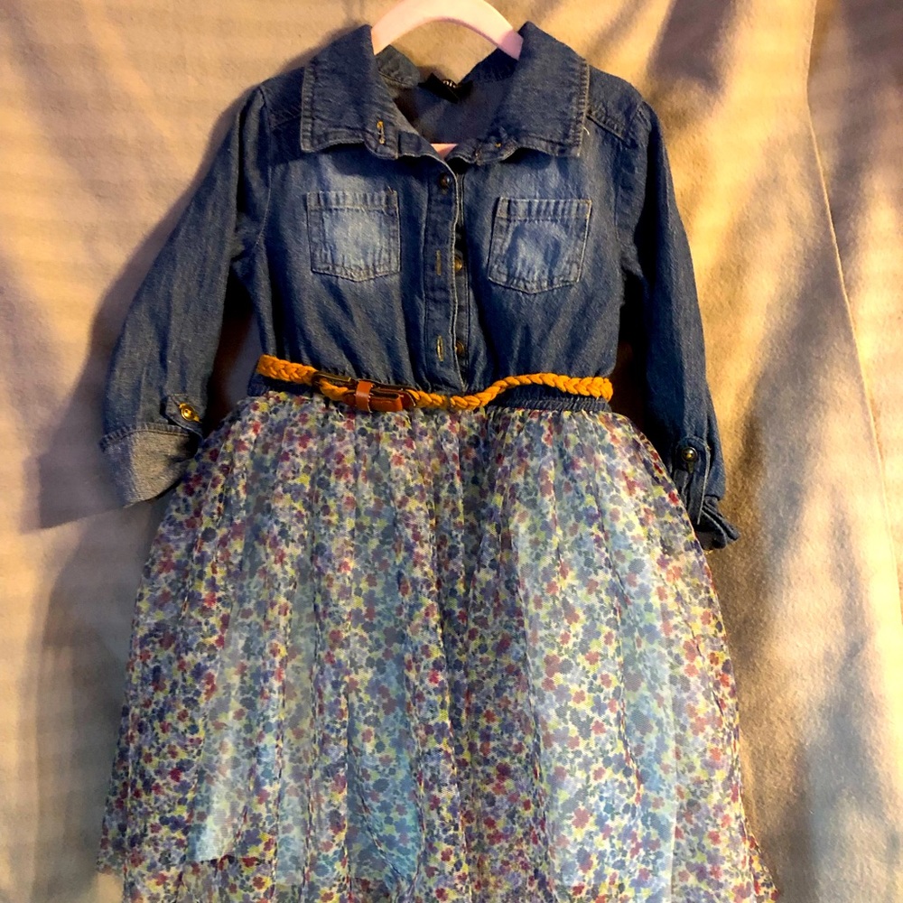 Girls Dress size 6
